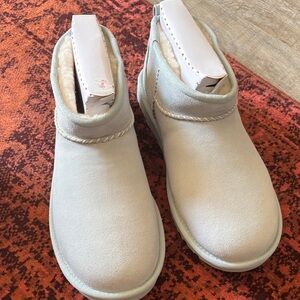 Ugg X Madhappy ultra mini size 9 womens